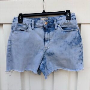 Universal Thread Light Wash Jean Shorts